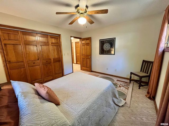 326 CHARTER OAK Place, Dahinda, IL 61428