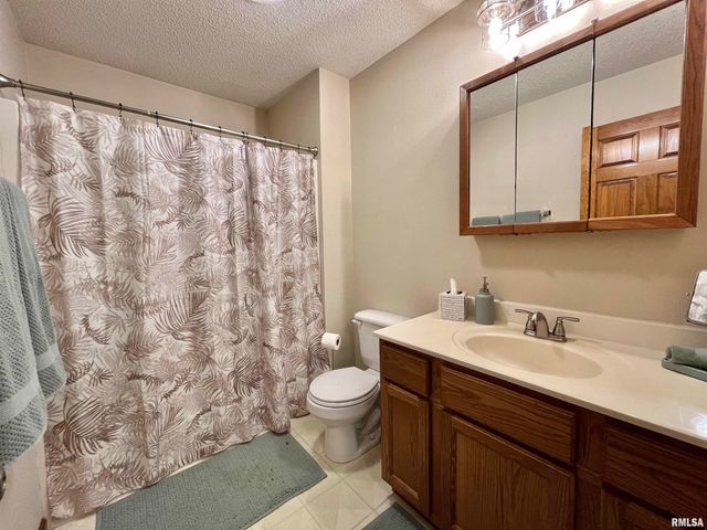 326 CHARTER OAK Place, Dahinda, IL 61428