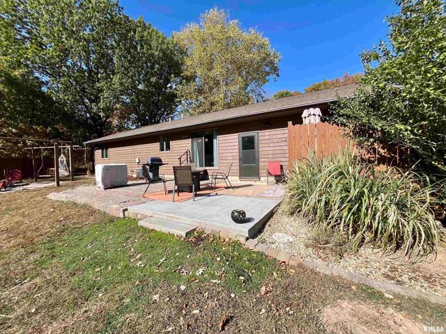 326 CHARTER OAK Place, Dahinda, IL 61428