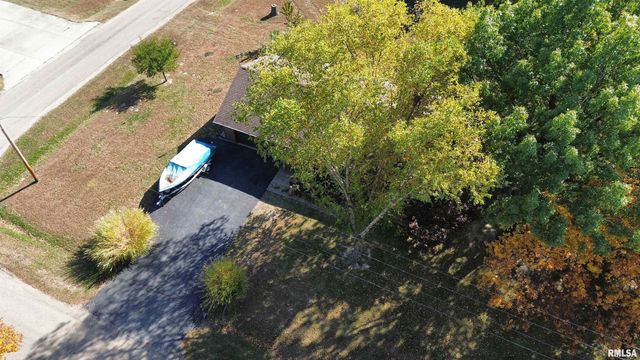 326 CHARTER OAK Place, Dahinda, IL 61428