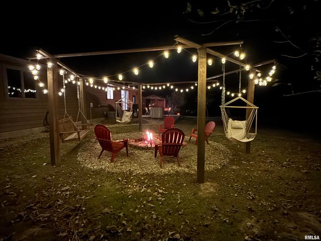 326 CHARTER OAK Place, Dahinda, IL 61428