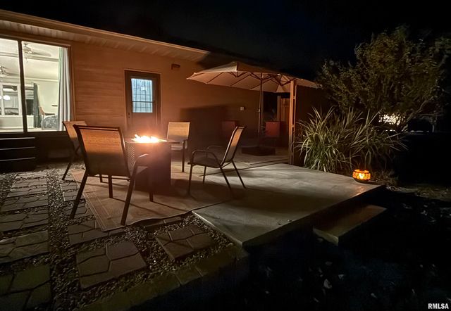 326 CHARTER OAK Place, Dahinda, IL 61428