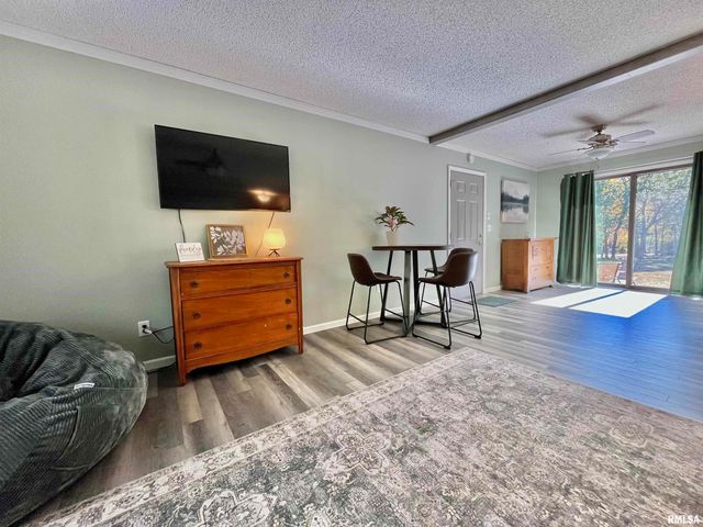 326 CHARTER OAK Place, Dahinda, IL 61428