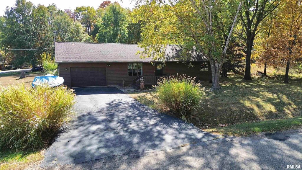 326 CHARTER OAK Place, Dahinda, IL 61428