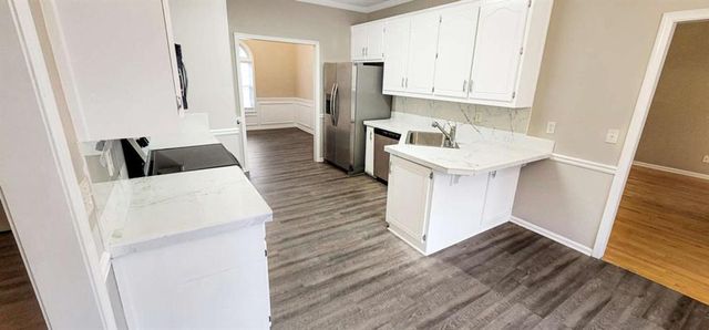 326 Henderson Lake Drive, Loganville, GA 30052