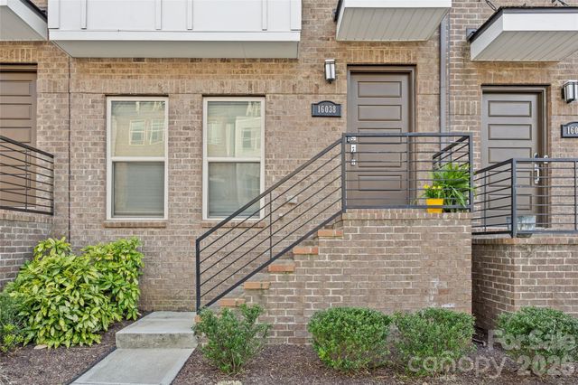 16038 Roscoe Lane, Charlotte, NC 28204