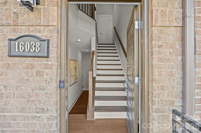 16038 Roscoe Lane, Charlotte, NC 28204