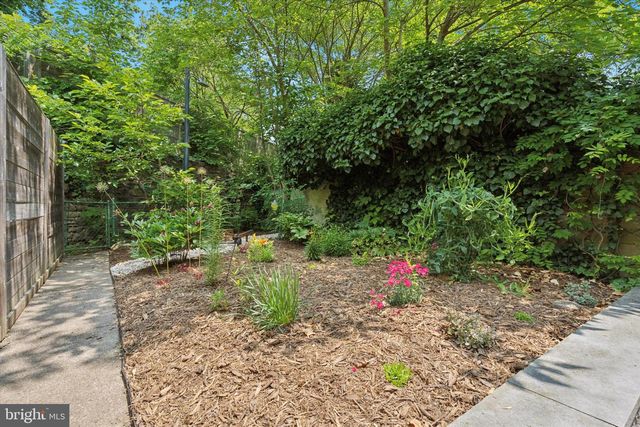 7125 CRESHEIM RD, Philadelphia, PA 19119