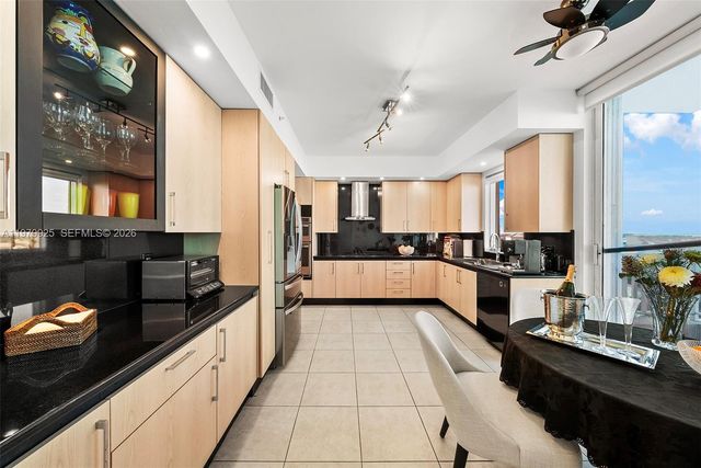 781 Crandon Blvd 804, Key Biscayne, FL 33149