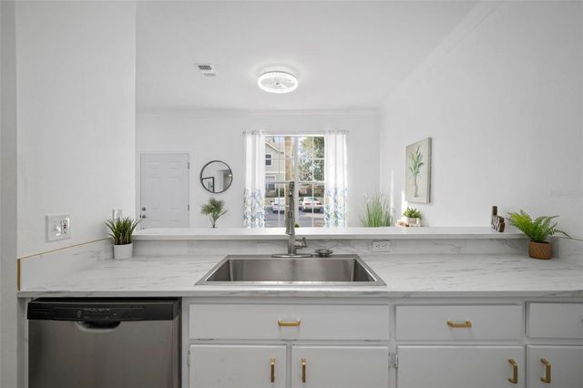 2843 THAXTON DRIVE 33, Palm Harbor, FL 34684