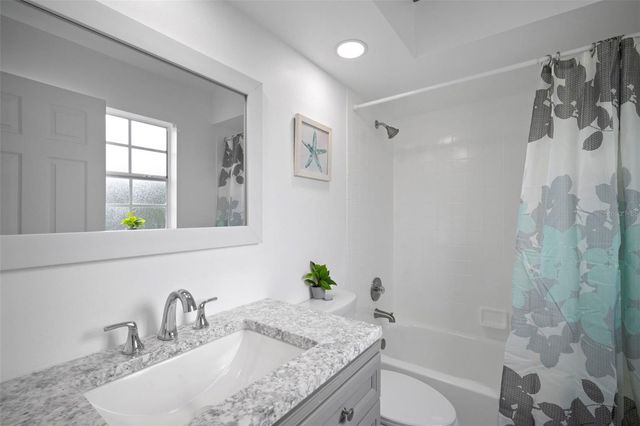 2843 THAXTON DRIVE 33, Palm Harbor, FL 34684