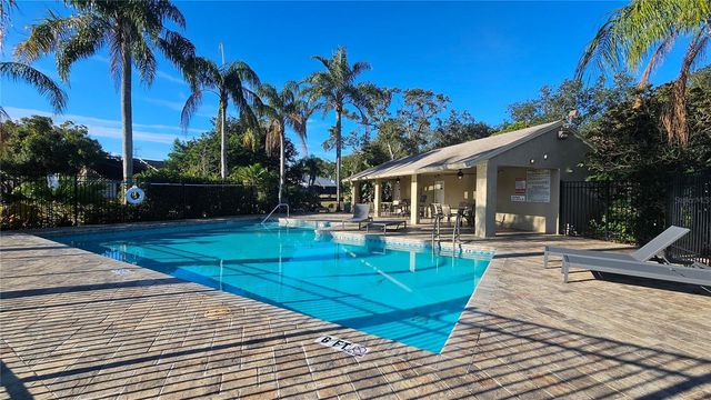 2843 THAXTON DRIVE 33, Palm Harbor, FL 34684