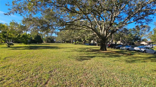2843 THAXTON DRIVE 33, Palm Harbor, FL 34684
