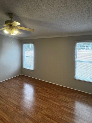 6430 Legendary Lane, Wedgefield, SC 29168