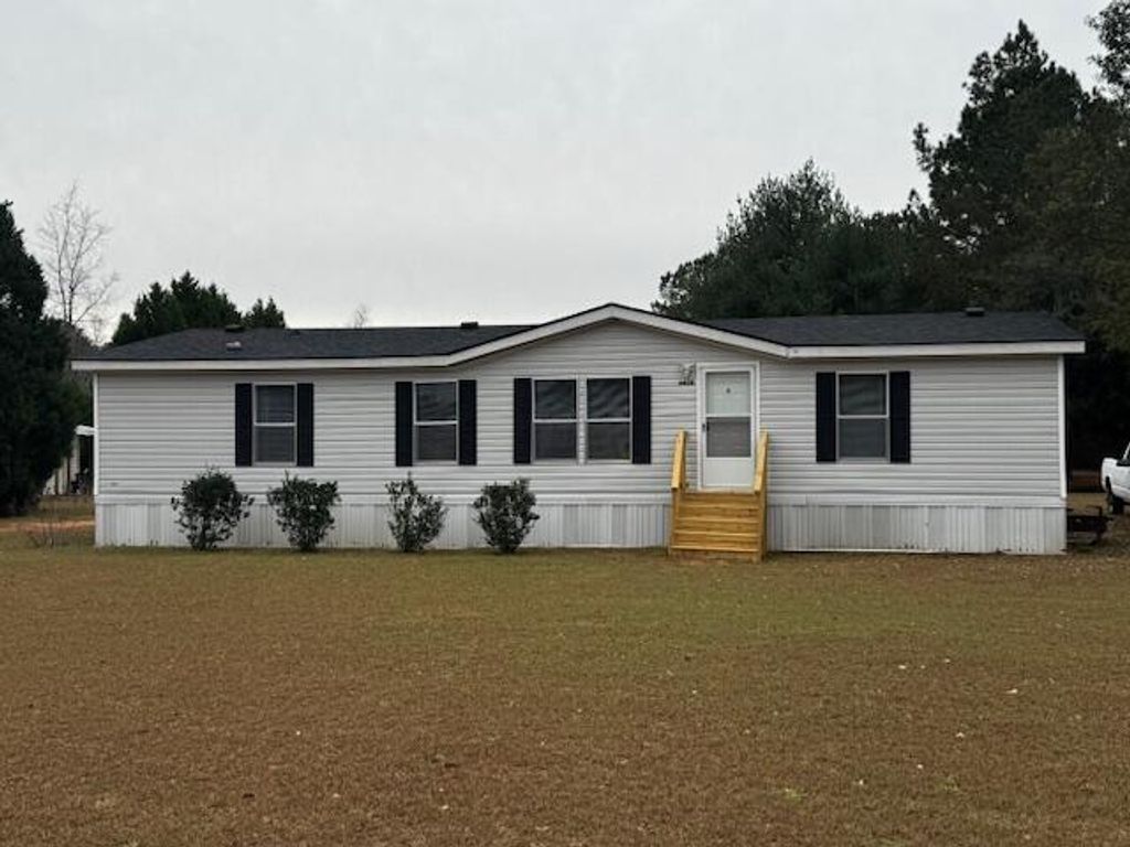 6430 Legendary Lane, Wedgefield, SC 29168