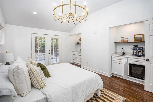 9222 Belinder Road, Leawood, KS 66206