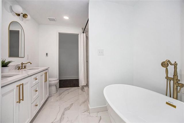 9222 Belinder Road, Leawood, KS 66206