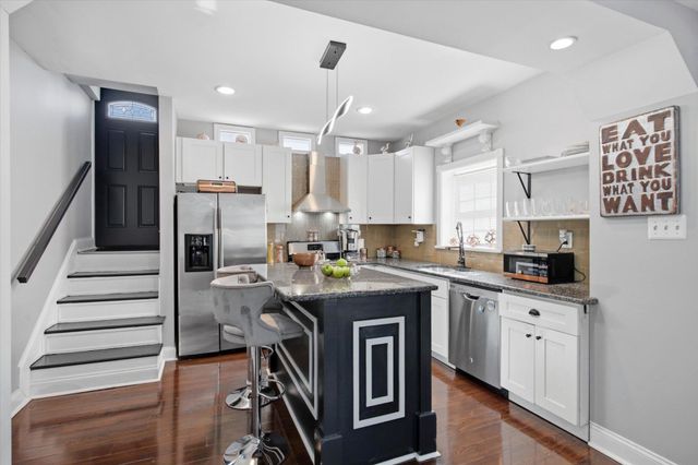 6224 CEDAR AVE, Philadelphia, PA 19143