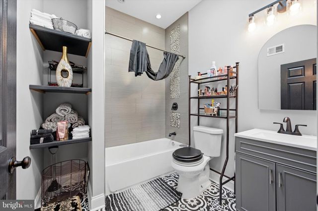 6224 CEDAR AVE, Philadelphia, PA 19143