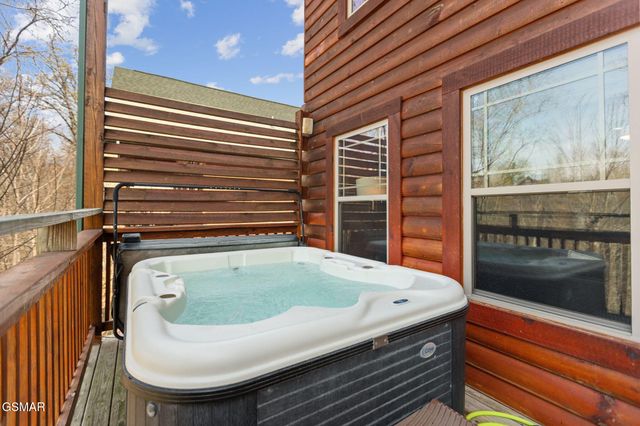 668 Stockton Drive, Sevierville, TN 37876