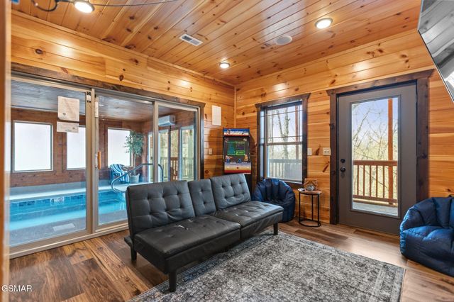 668 Stockton Drive, Sevierville, TN 37876