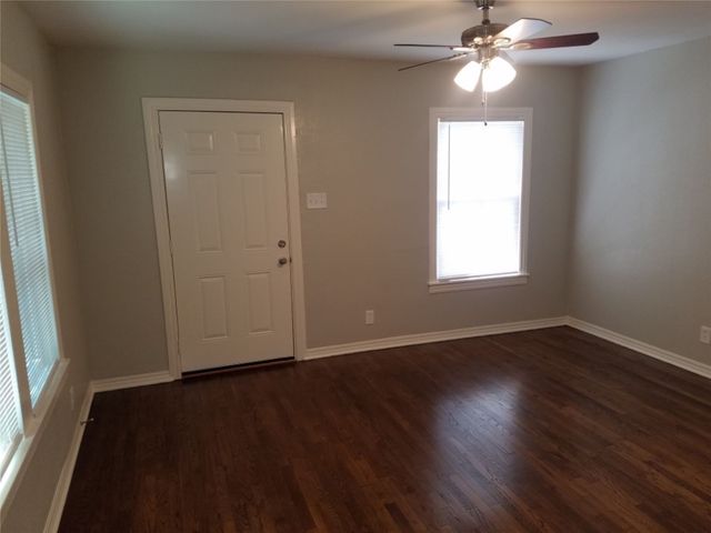 2909 Avenue A, Fort Worth, TX 76105