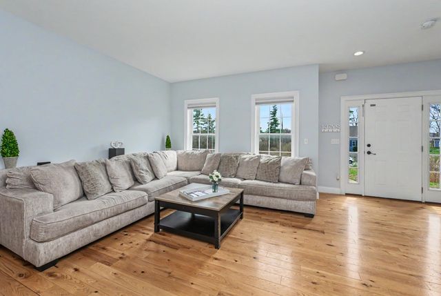 3 Jadyns Way, Raymond, NH 03077