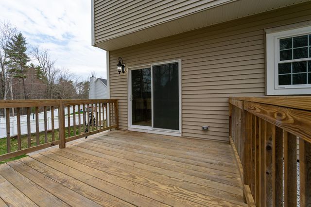 3 Jadyns Way, Raymond, NH 03077