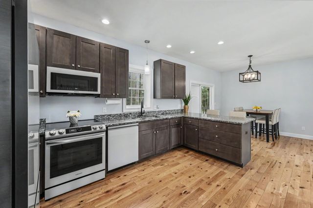 3 Jadyns Way, Raymond, NH 03077