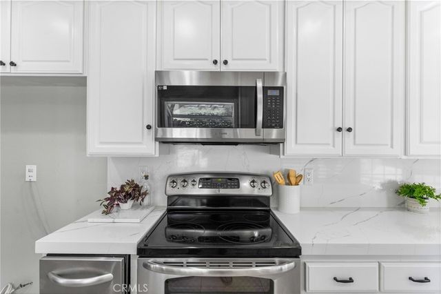 25805 Chapel Hill, Lake Forest, CA 92630