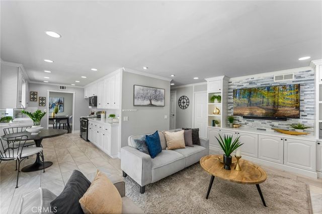 25805 Chapel Hill, Lake Forest, CA 92630