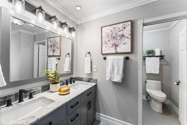 25805 Chapel Hill, Lake Forest, CA 92630