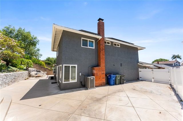 25805 Chapel Hill, Lake Forest, CA 92630