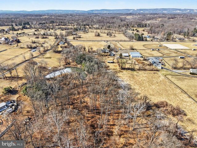 22244 SAM FRED RD, Middleburg, VA 20117