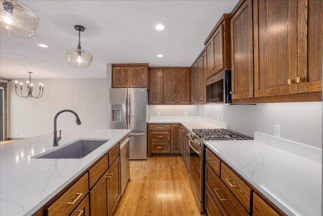 1633 Rolling Hills Lane, River Falls, WI 54022