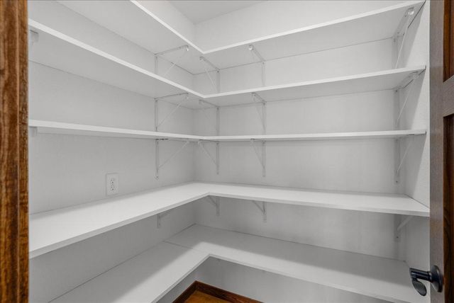 1633 Rolling Hills Lane, River Falls, WI 54022