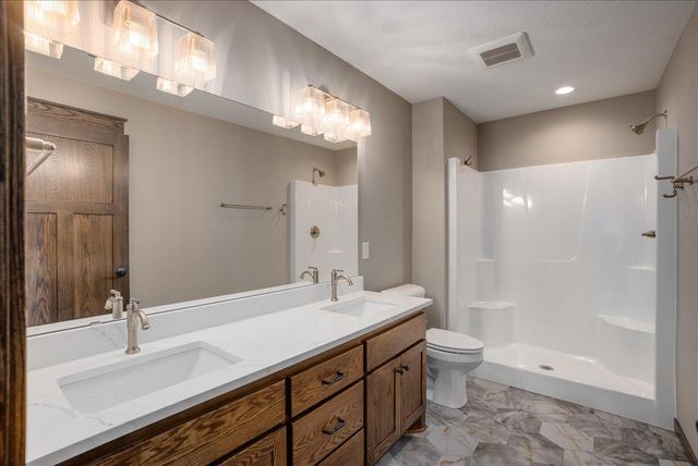 1633 Rolling Hills Lane, River Falls, WI 54022