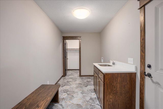 1633 Rolling Hills Lane, River Falls, WI 54022