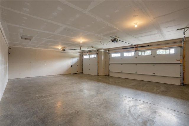 1633 Rolling Hills Lane, River Falls, WI 54022