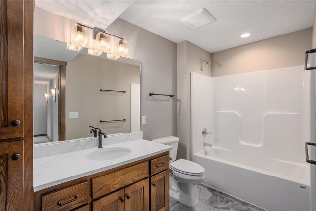 1633 Rolling Hills Lane, River Falls, WI 54022