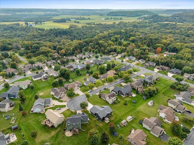 1633 Rolling Hills Lane, River Falls, WI 54022