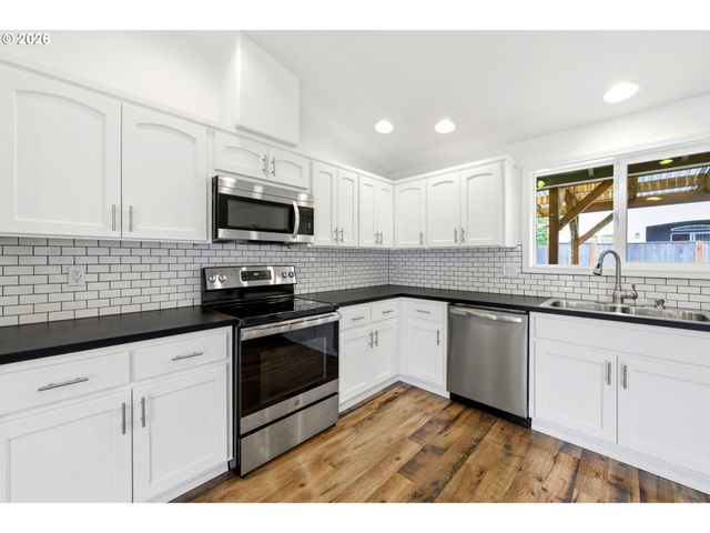 2453 Sw PEGGY St, Mc Minnville, OR 97128