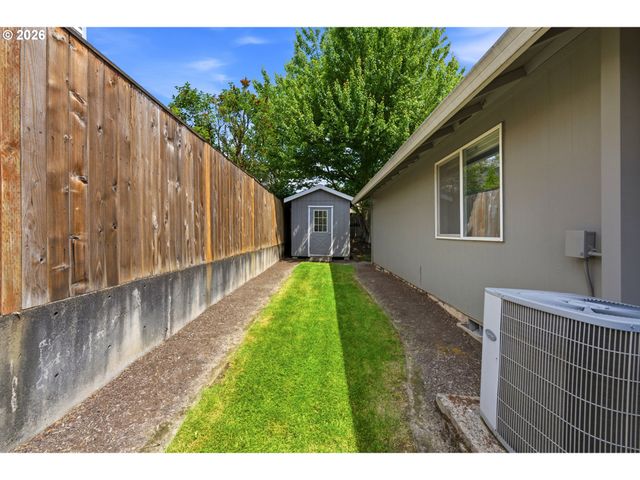 2453 Sw PEGGY St, Mc Minnville, OR 97128