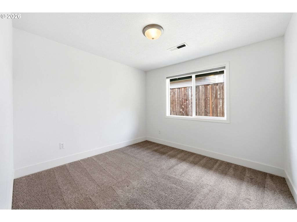 Image 15 of property listing at 2453 Sw PEGGY St, Mc Minnville, OR 97128