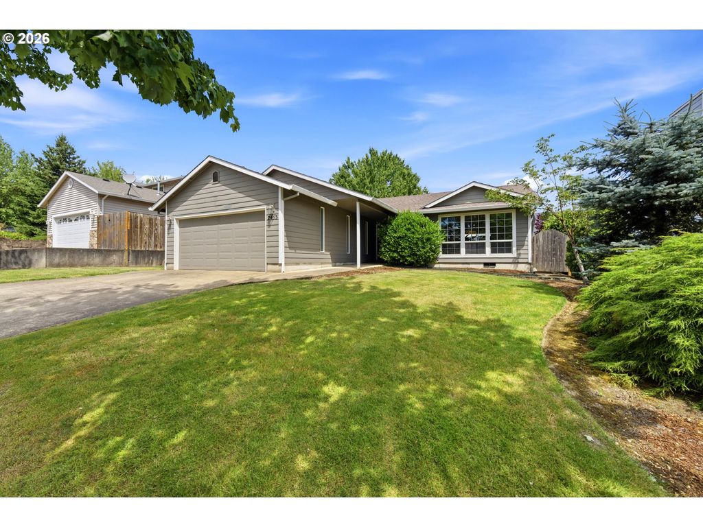 Image 2 of property listing at 2453 Sw PEGGY St, Mc Minnville, OR 97128