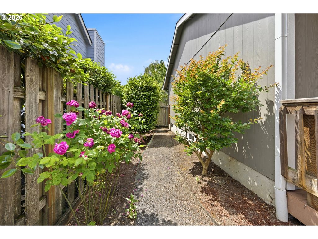Image 29 of property listing at 2453 Sw PEGGY St, Mc Minnville, OR 97128