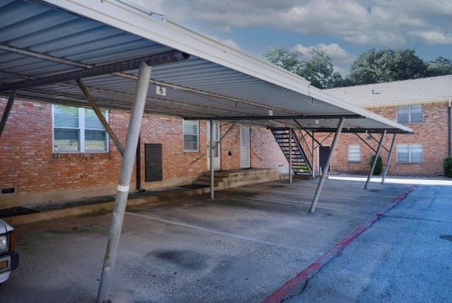 3031 Mahanna Springs Drive, Dallas, TX 75235