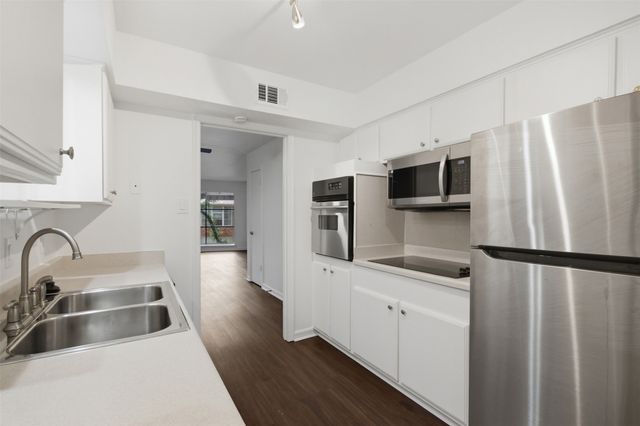 3031 Mahanna Springs Drive, Dallas, TX 75235