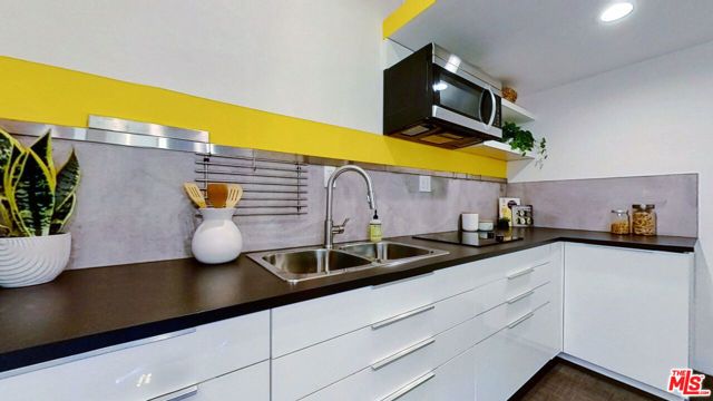 2717 Lytelle Place, Los Angeles, CA 90065