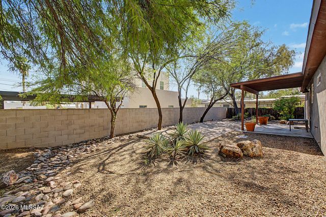 744 E Adams Street, Tucson, AZ 85719